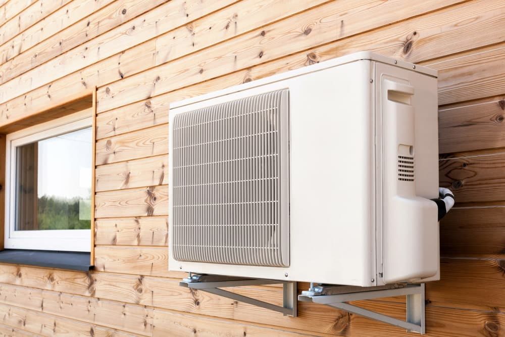 Exterior Airconditioning Unit — Gladstone Refrigeration & Air Conditioning in Gladstibe, QLD